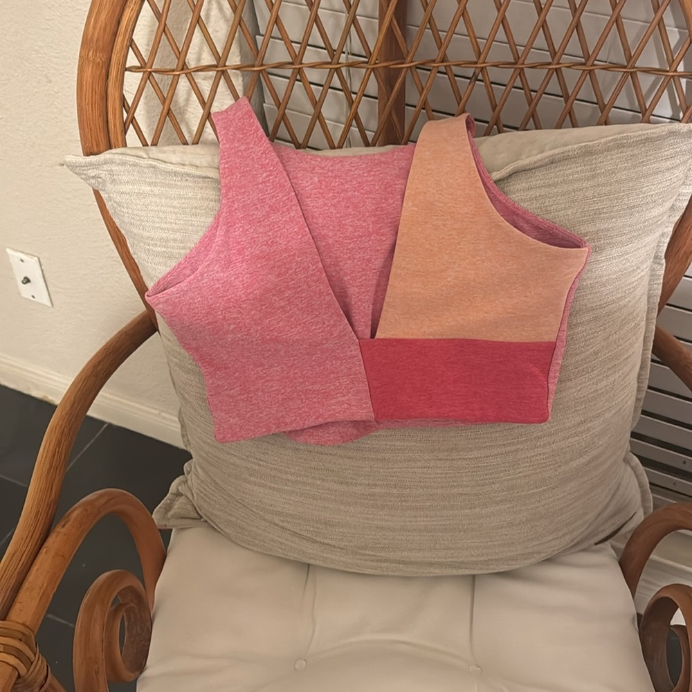 Outdoor voices pink sports bra - Picture 2 of 2
